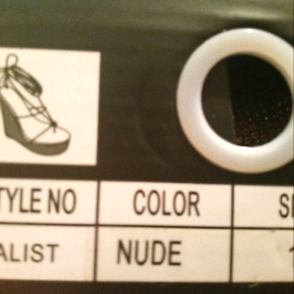 Fashion Nova Shinning Bright Rhinestone Wedge's Nude Size Alist US 10 EUR 41.5 - Picture 9 of 9